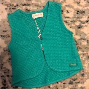 NWT 6 month play’up vest